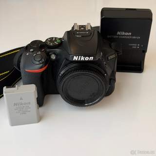 Nikon D5600 + příslušenství