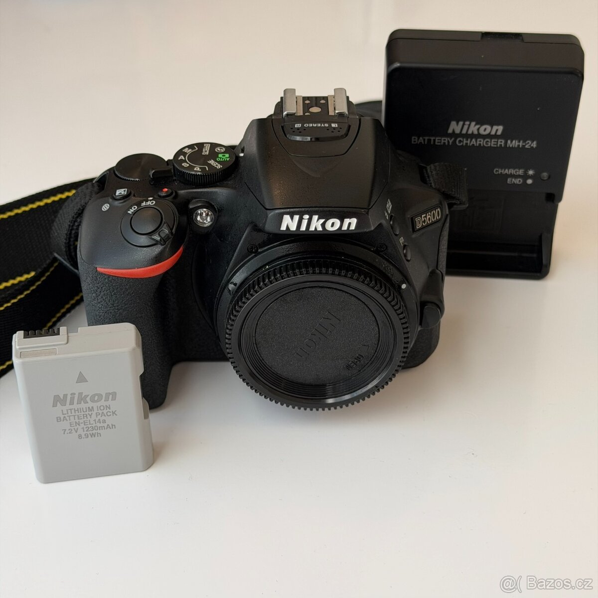 Nikon D5600 + příslušenství