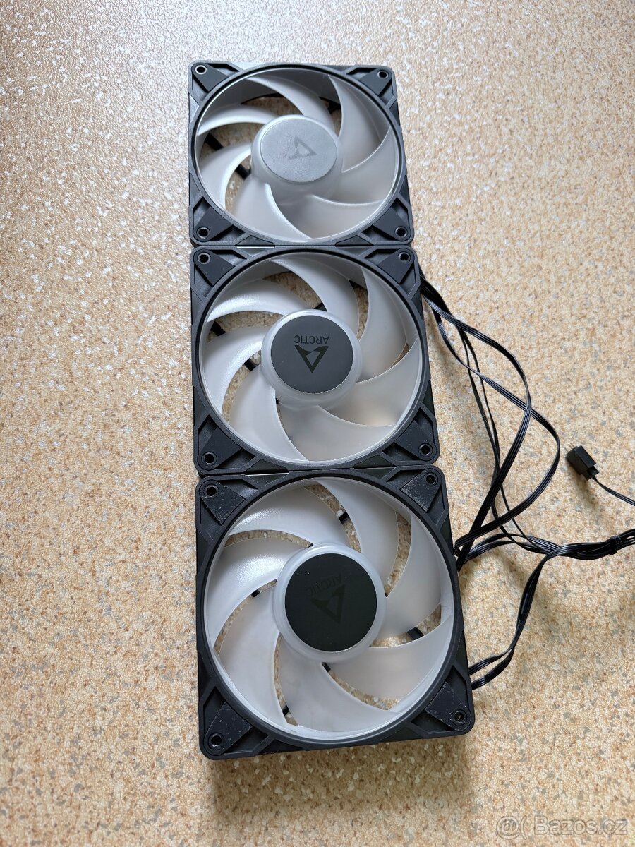Arctic P12 Pro A RGB