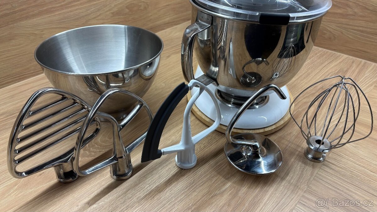 Kitchenaid 5KSM175 Artisan s bohatým příslušenstvím