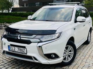 Mitsubishi Outlander 2.4i+HYBRID 4x4 SERVISKA TAŽNÉ