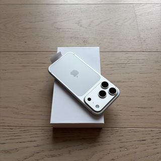 ZÁNOVNÍ APPLE IPHONE 17 PRO 256GB-STŘÍBRNÝ,BATERIE 100%