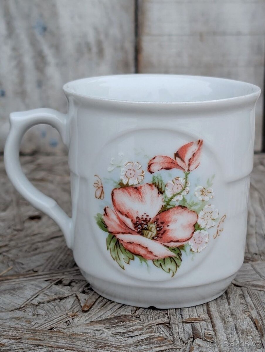Porcelánový hrnek vlčí mák, zn.Epiag.