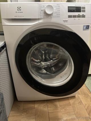 Pračka Electrolux PerfectCare 600 – 8 kg – plně funkční