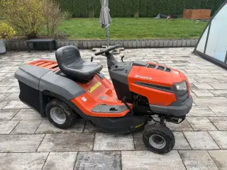 traktor Husquarna