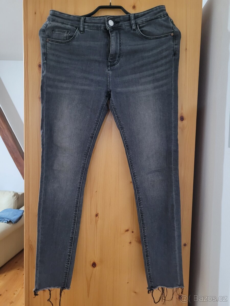 Review dámské fit skiny