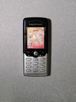 Sony Ericsson T610 – funkční, bez nabíječky, retro mobil