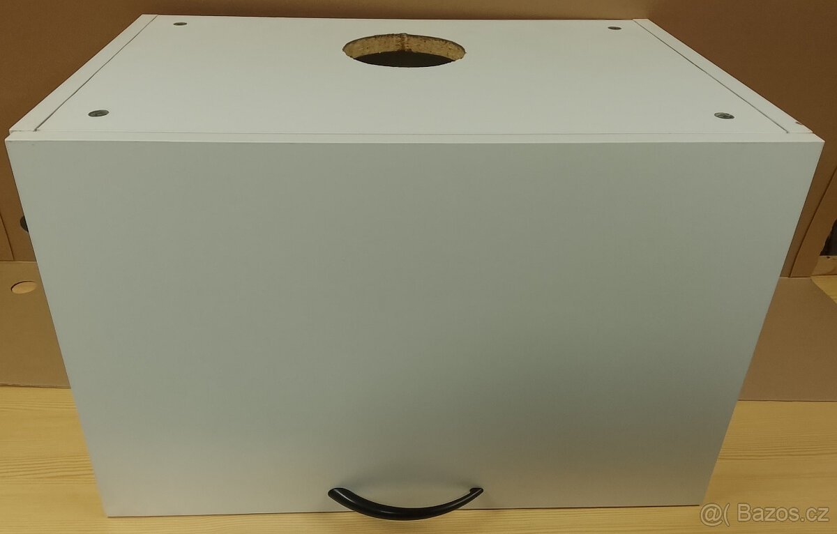 Třírychlostní digestoř IKEA s osvětlením, včetně skříňky