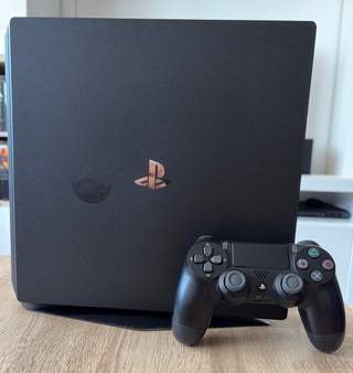 PlayStation 4 Pro – s upgradovaným SSD (500 GB) + 1 TB HDD