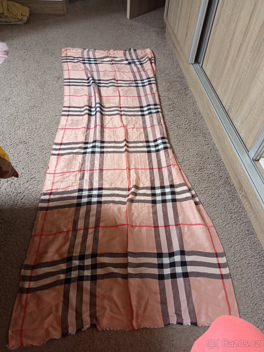 Šátek Burberry