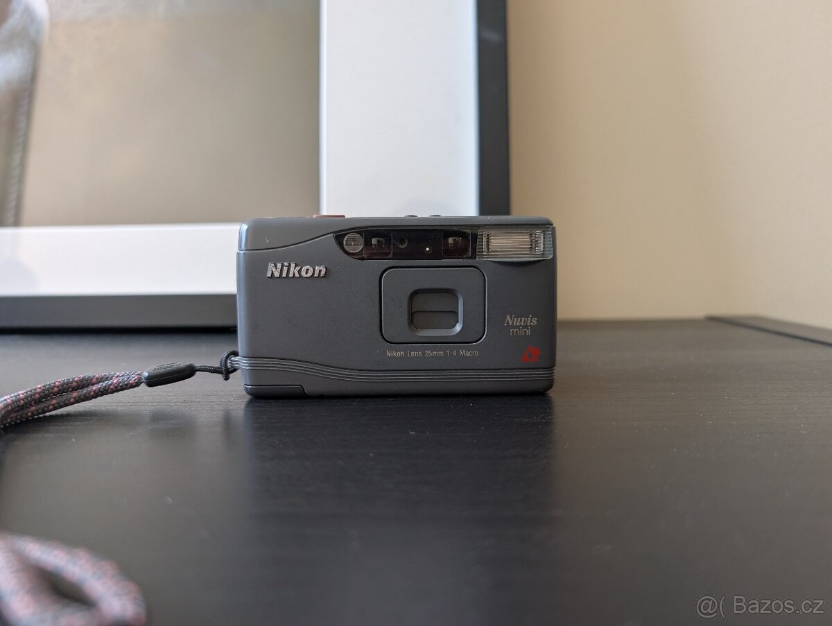 Fotoaparát na APS kinofilm Nikon Nuvis Mini