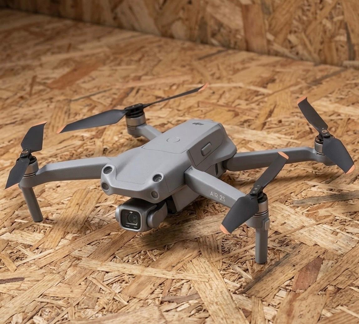 Prodám DJI Air 2S v stavu + DJI RC ovladač a profi kufr