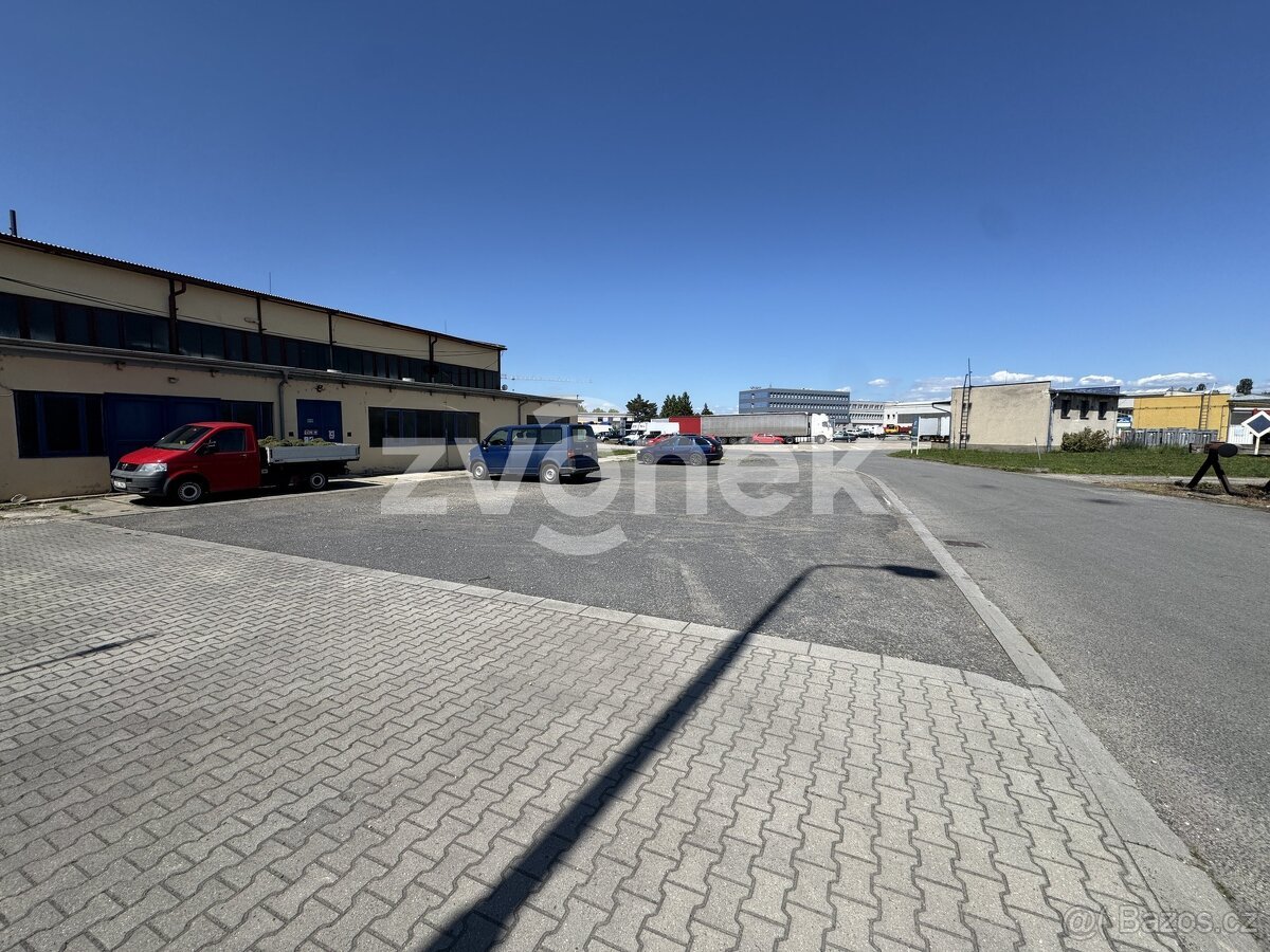 Pronájem zpevněné plochy 352 m² – Otrokovice, Napajedelská