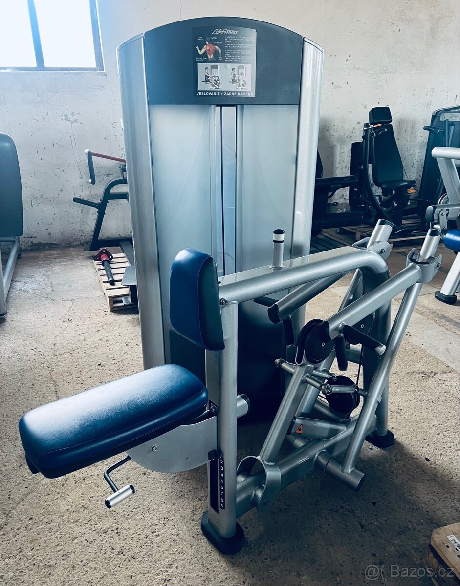 Seated Row / Rear Deltoid - přítahy v sedě záda Life Fitness