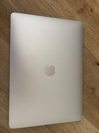 MacBook Pro 13" s čipem Apple M2, 8 GB RAM a 256 GB SSD