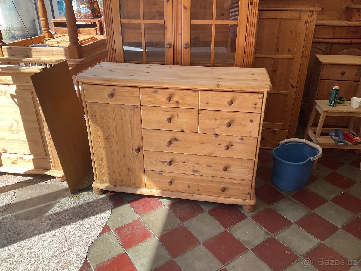 Komoda borovice Masiv 8 šuplat