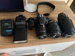 Nikon D5600 + 3x objektiv + blesk