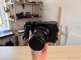 Fujifilm GFX 50R + M42 redukce + Zeiss a Helios objektiv