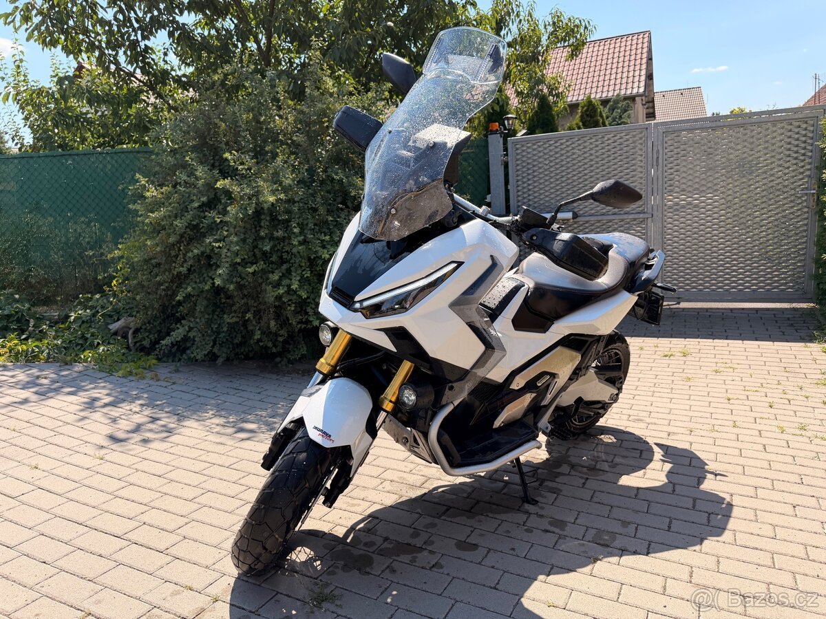 Honda adv750 8/25