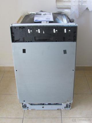 ÚZKÁ VESTAVNÁ MYČKA BOSCH - 9SAD - A+++ - 45cm