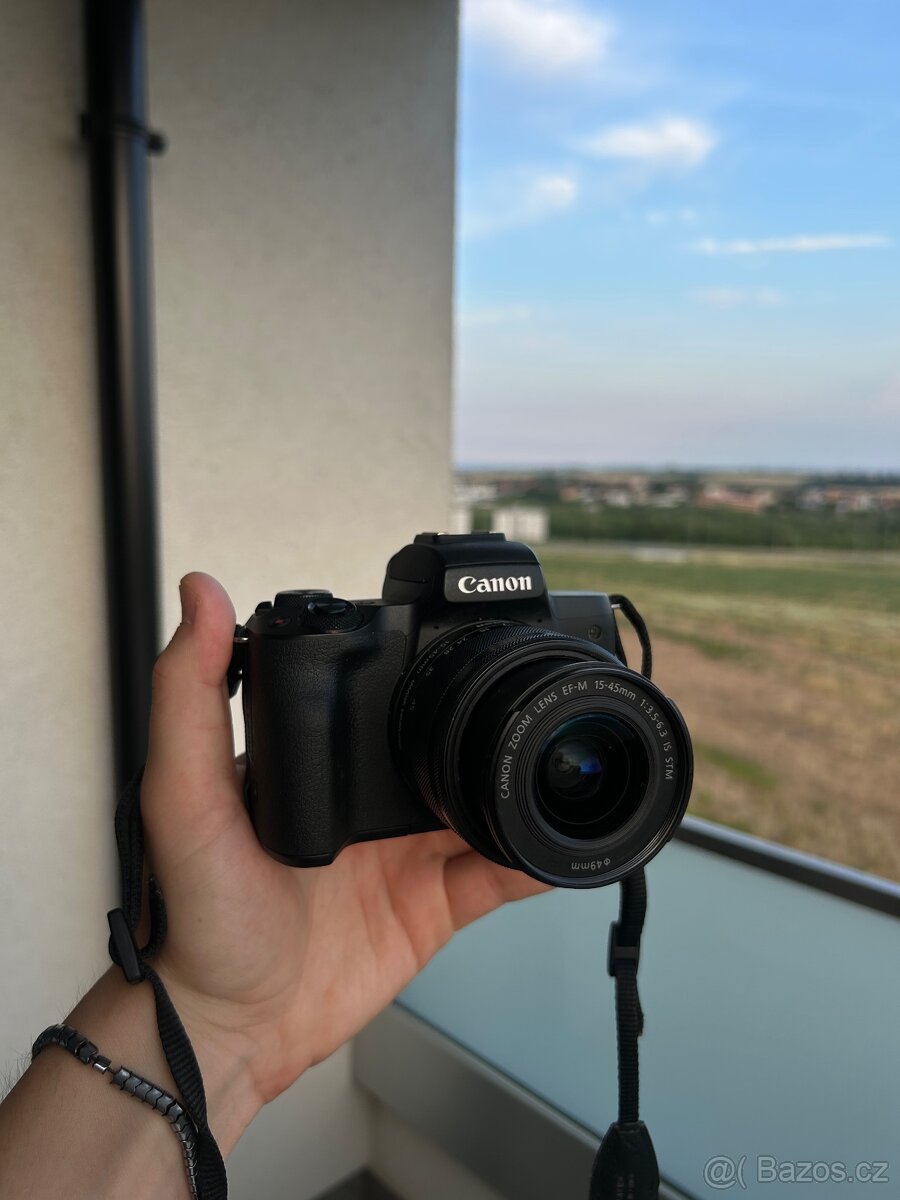 Canon M50 Mark II + 15-45mm