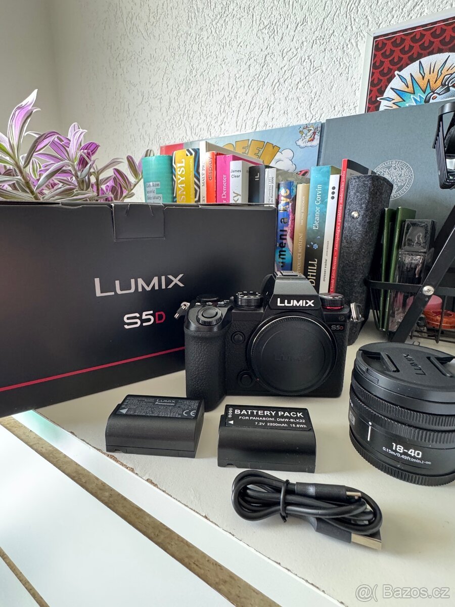 Panasonic Lumix S5D + objektiv Lumix S 18-40 mm F4.5-6.3 – T