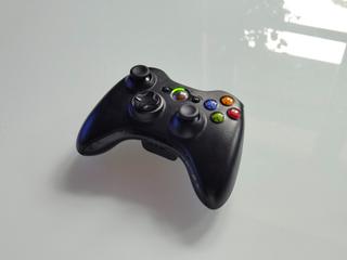 Xbox 360 Ovladač