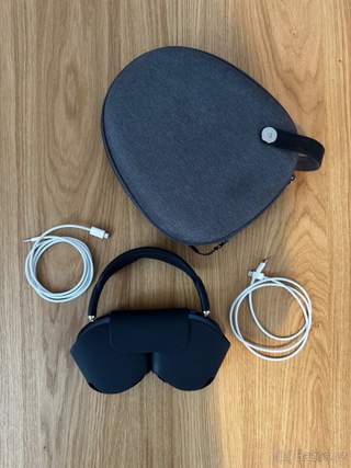 AirPods Max 1 (USB-C)