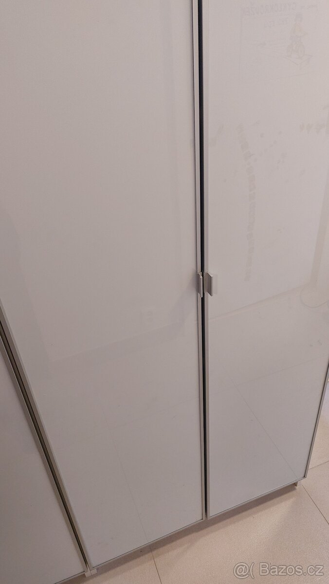 skříň IKEA BILLY + dveře MORLIDEN