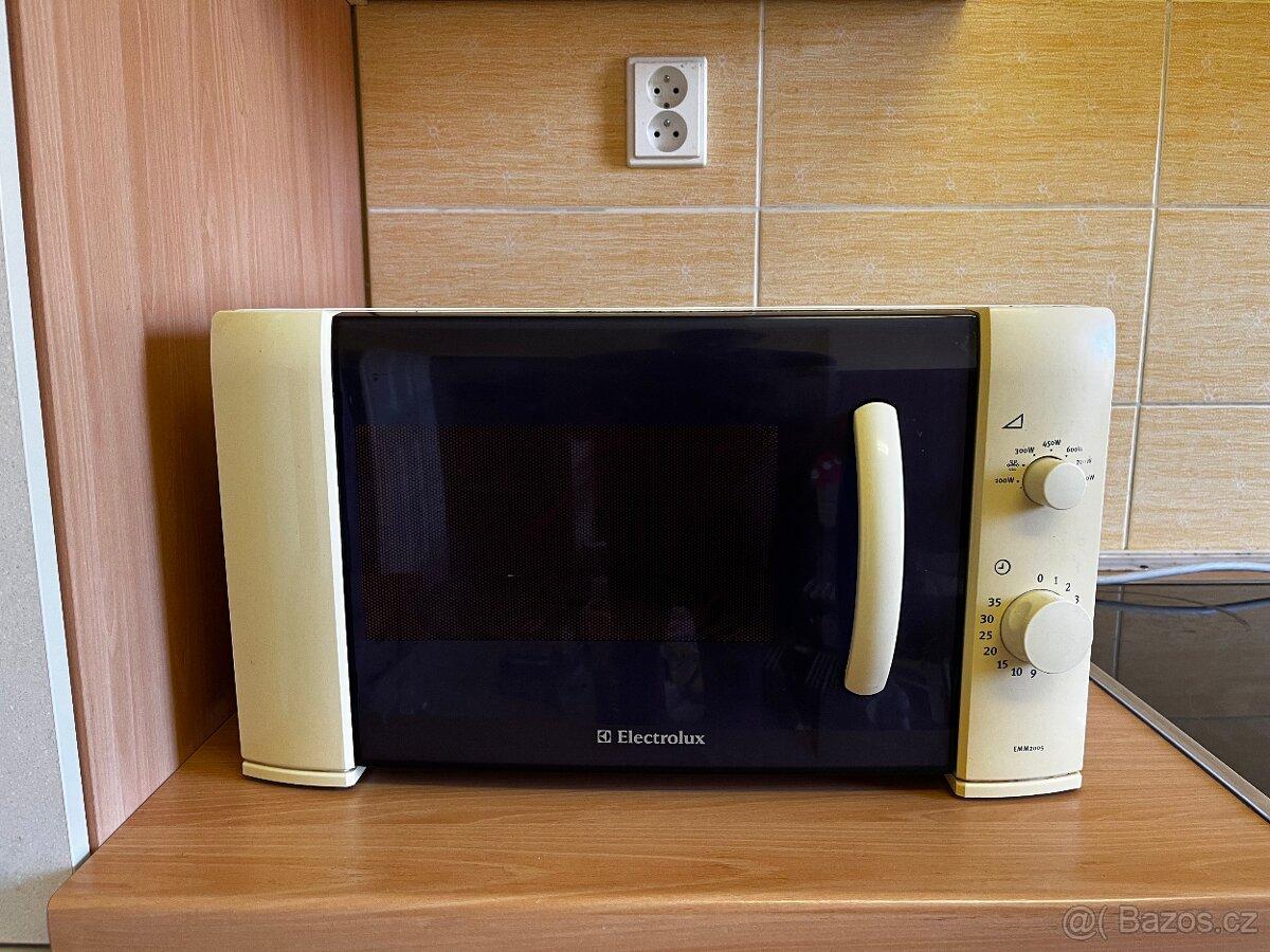 Mikrovlnná trouba Electrolux EMM2005