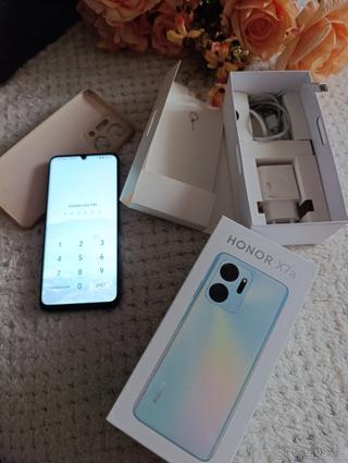 Mobilní telefon Honor X7 a