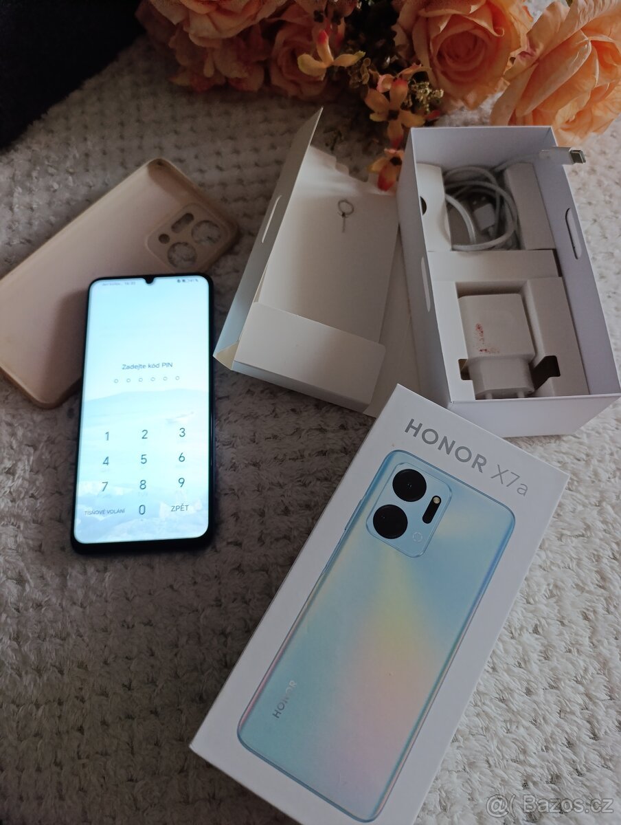 Mobilní telefon Honor X7 a