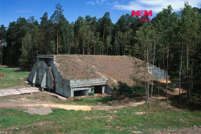 Prodej Hangáru na letišti v Hradčanech