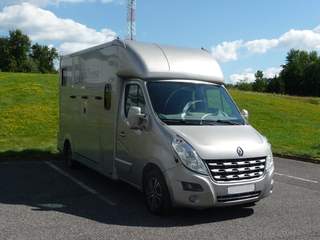 Přepravník pro 2 koně RENAULT MASTER 08/2011 5ti MÍSTNÉ