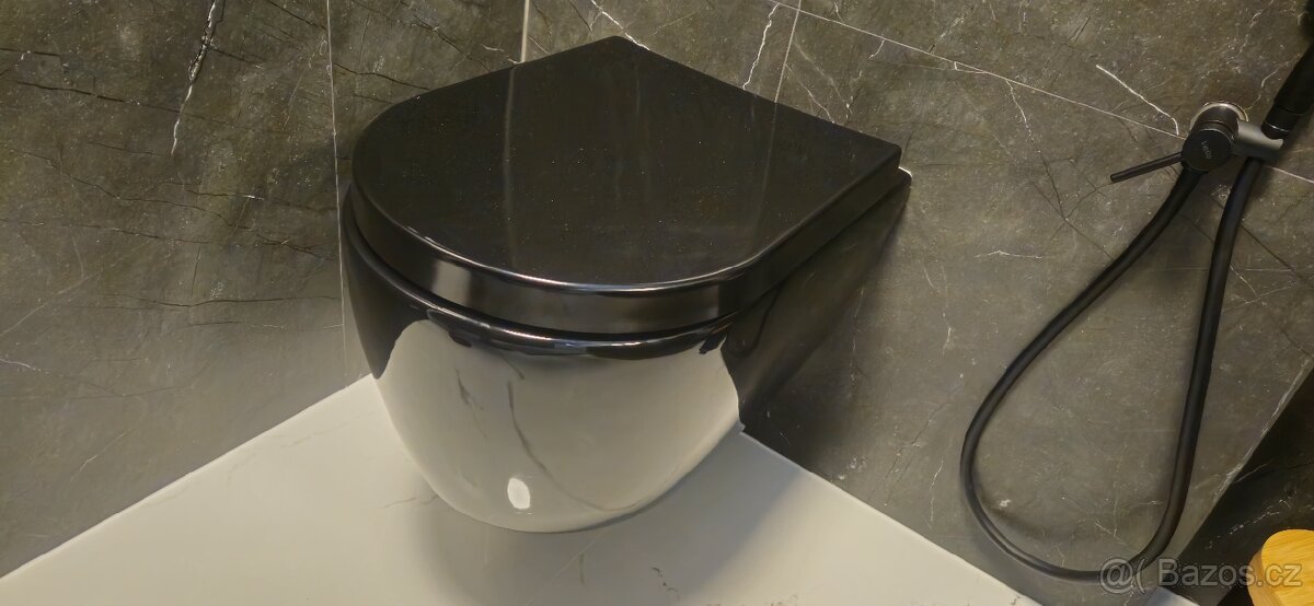Prodám NOVÉ závěsné WC černé