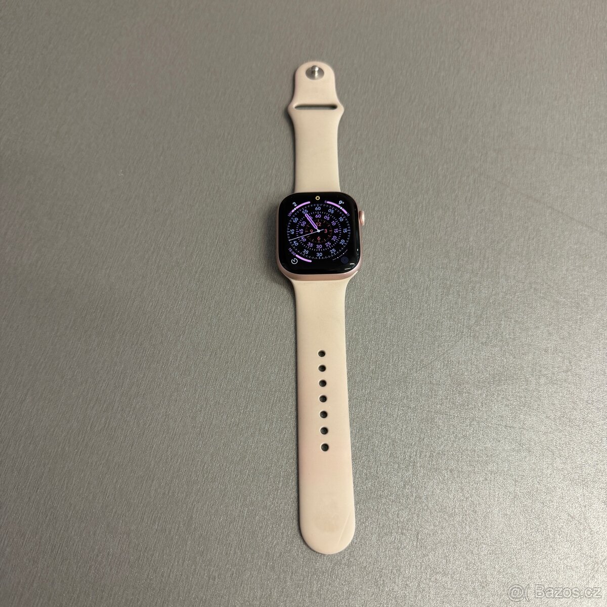 Apple Watch 10 46mm růžové, zánovní bez škrábance