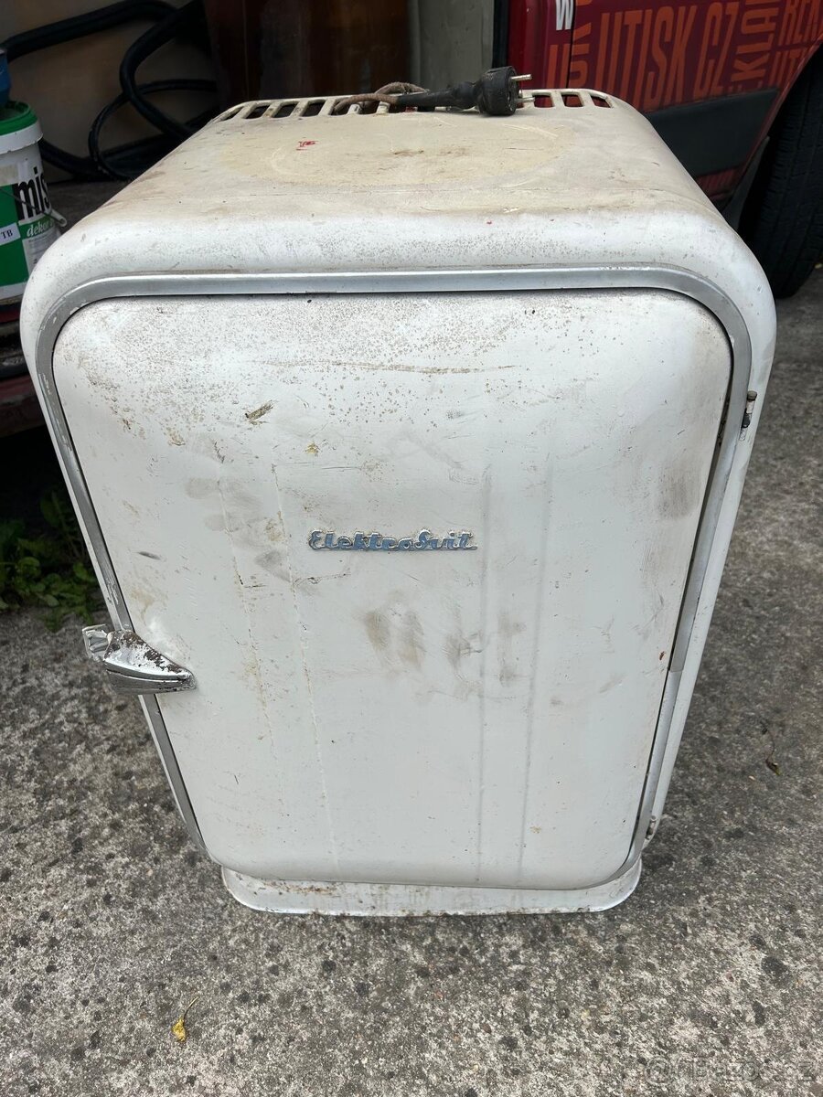 Lednice elektrosvit retro