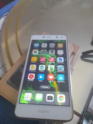 Přidám telefon Huawei plně funkční