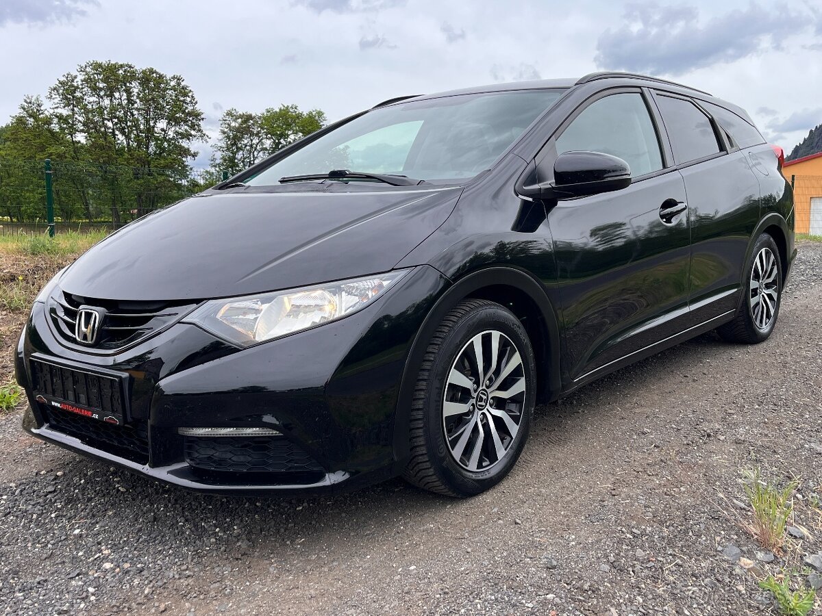 HONDA CIVIC 9G 1.6i-DTEC,2014,KLIMA,ALU,ESP,PDC,TAŽNÉ,KRÁSNÝ