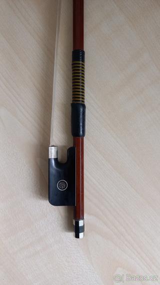 Violoncellovy 8 hraný smyčec