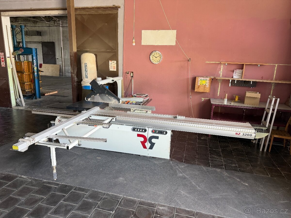 Formátovací pila Robland NZ3200, r. 2018, 7.5 kW, odsávání