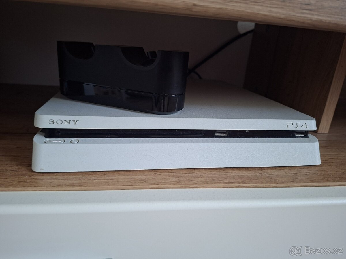 Playstation 4 slim White/Bílá 500GB