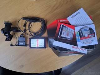 Auto GPS navigace Becker Traffic Assist 7827