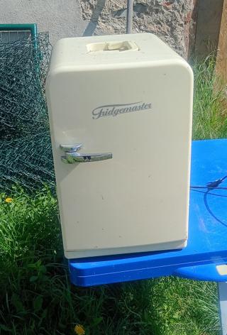 Retro mini lednička