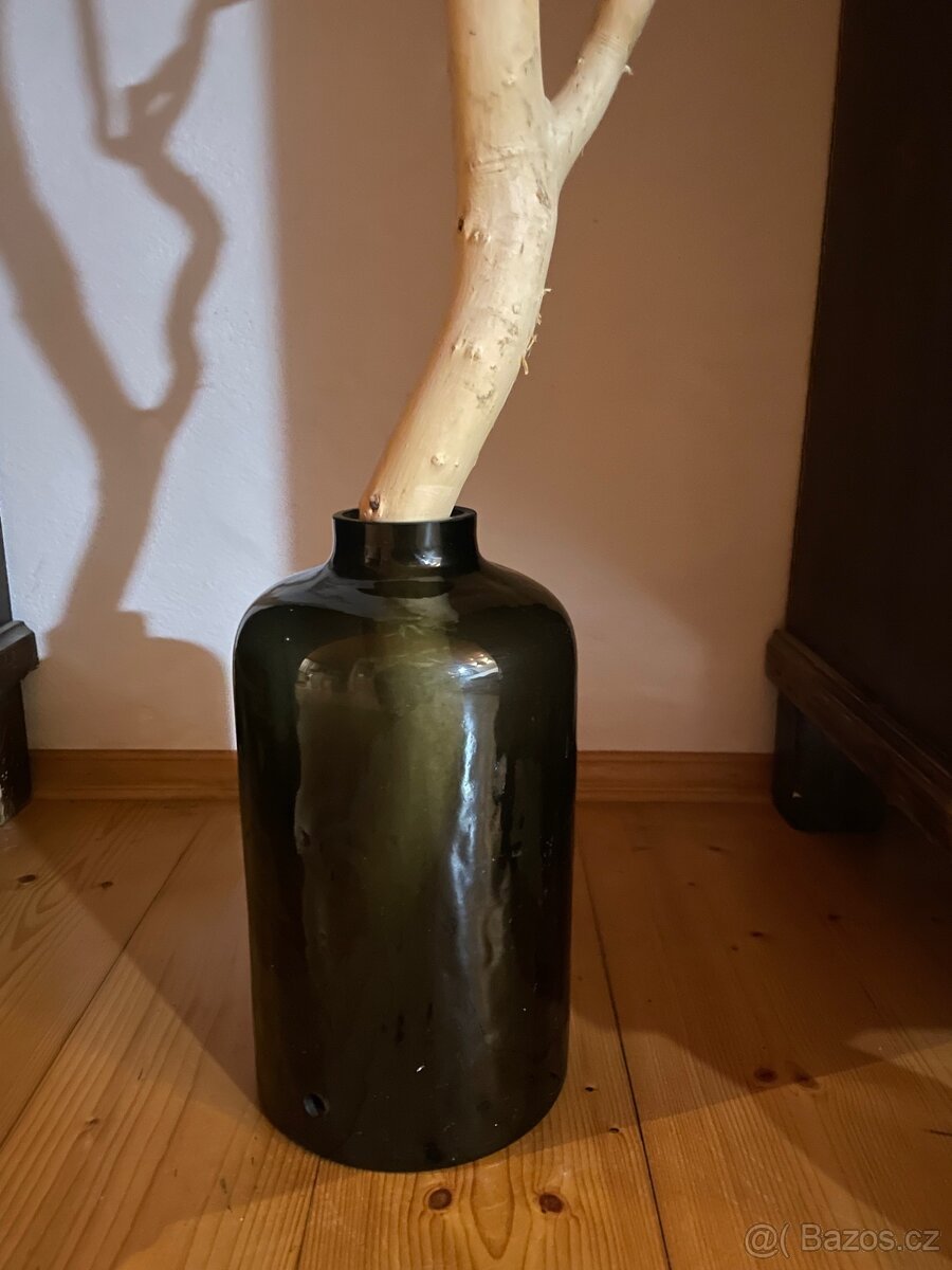 Velká skleněná váza