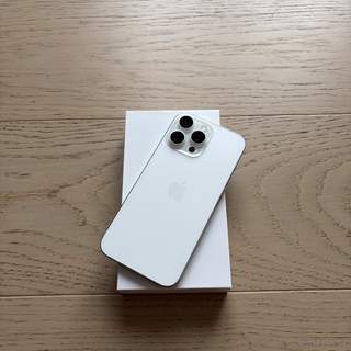 NOVÝ APPLE IPHONE 16 PRO MAX 1TB BÍLÝ TITAN, ZÁRUKA