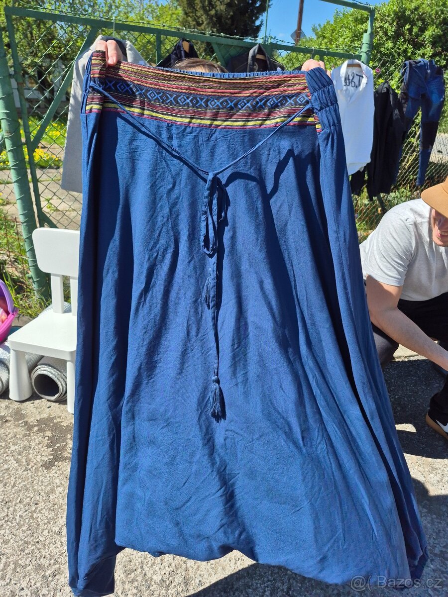 Modré kalhoty, tzv.nasrávačky"