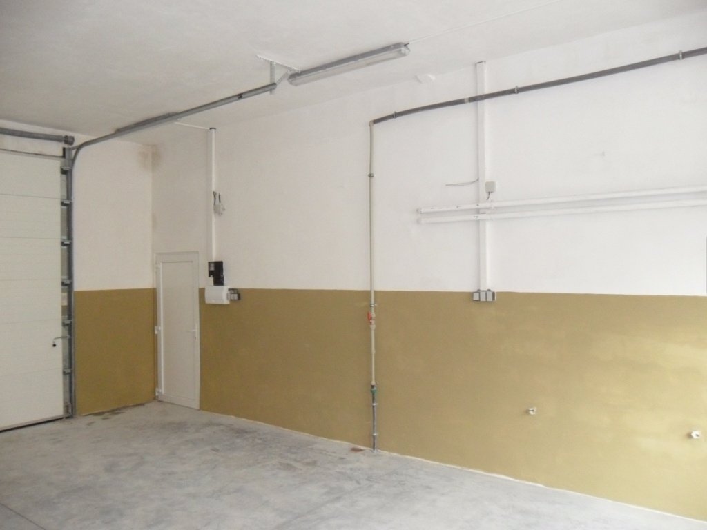 Pronájem výrobních prostor- dílny, o ploše cca 60m2 Jablonec