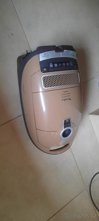 Vysavač MIELE C3 1600W