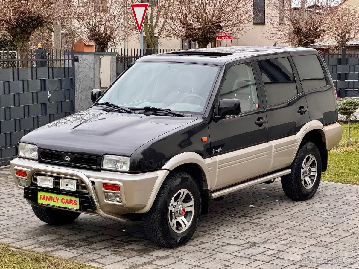 5 pate dveře Nissan Terrano 2